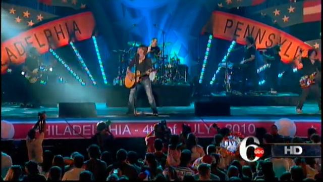 Goo Goo Dolls NEW SONG Slide Philadelphia Live 07/04/2010 2010 throws Guitar wrong Guitar смотреть онлайн