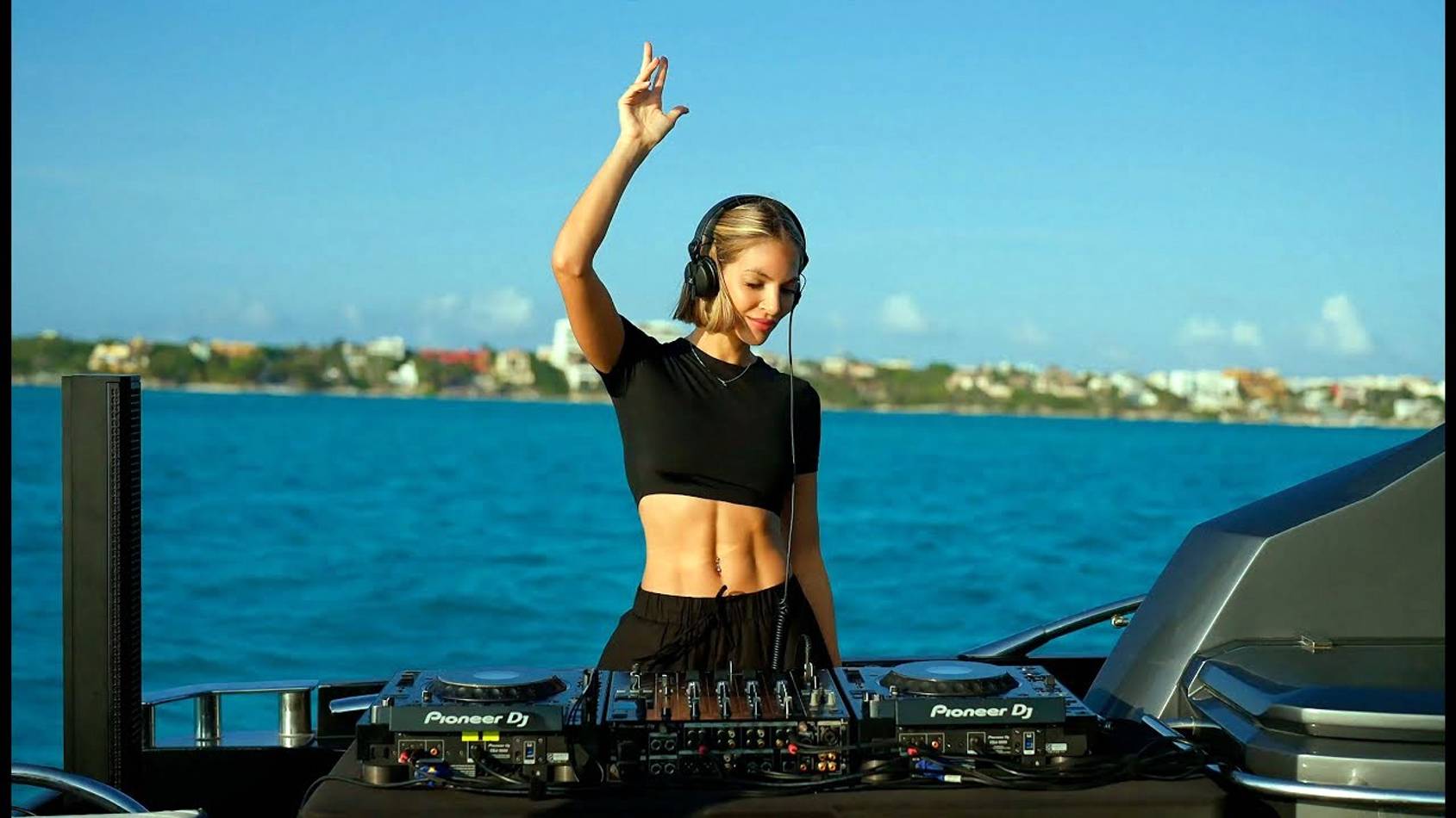 Vešča | Live from Isla Mujeres, Mèxico Melodic techno and Progressive house Mix смотреть онлайн