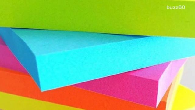 Post-its Are The Latest Fashion Accessory At London Fashion Week