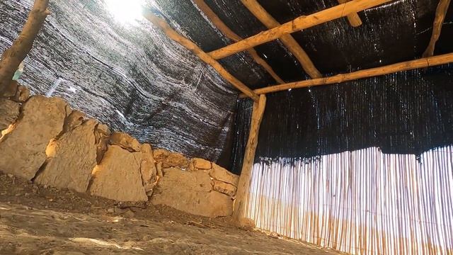 Nomadic Life, Building A Summer House In The Mountains Filmo