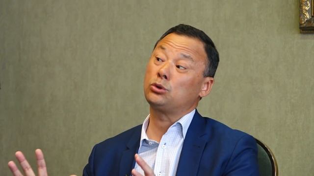 Р Казакбаев: "Республика"партиясы, Бабановдун таасири, саясий "миграция", УКМК, келечек тууралуу смотреть онлайн