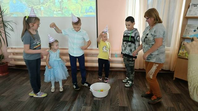 «Вместе с бабушкой в мир чтения»: интеллектуально-развлекательная программа смотреть онлайн