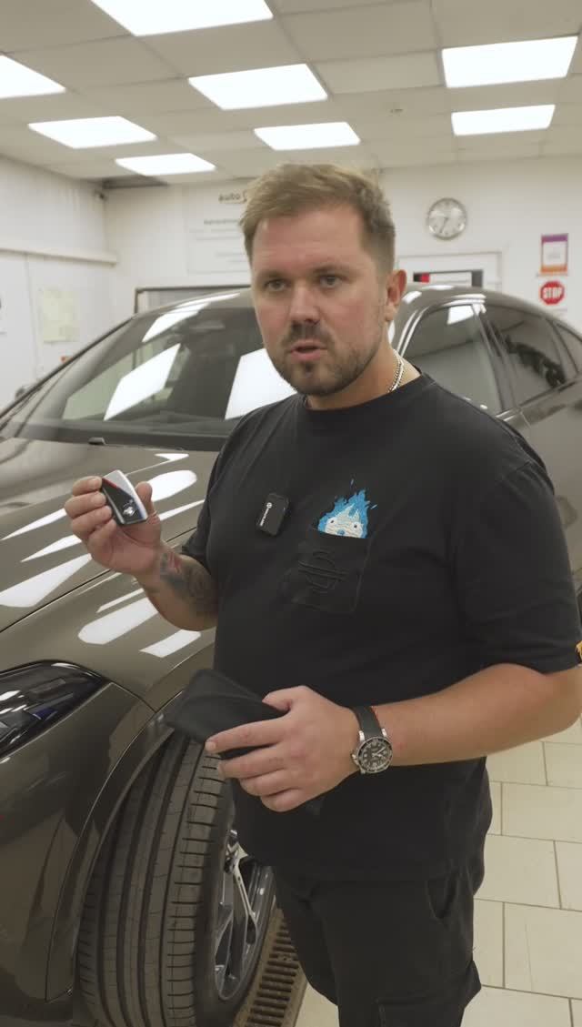 BMW X6 G06 эксперт делится секретами защиты от угона от длинной руки! #BMW #X6 #автостудия смотреть онлайн