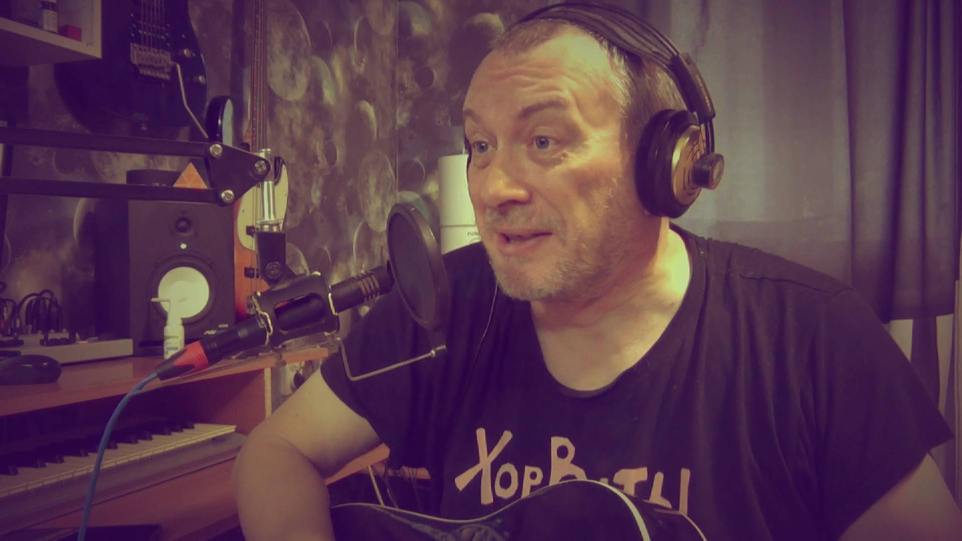 Валерий Сальников - По Ангаре плывёт Крокодил смотреть онлайн