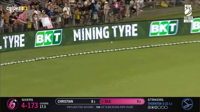 India-bound Smith, Murphy lead Sixers' thumping win | BBL|12 смотреть онлайн