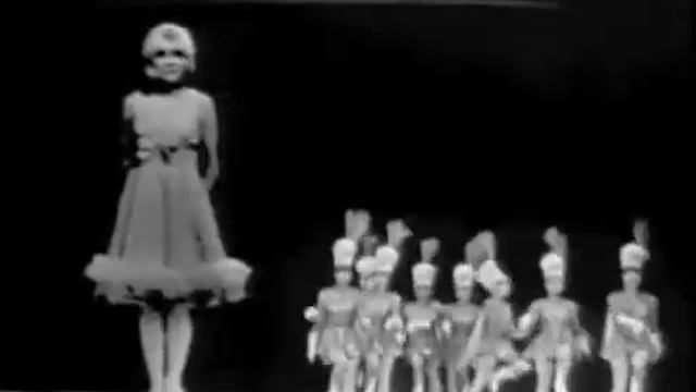 France Gall - La Guerre Des Chansons смотреть онлайн