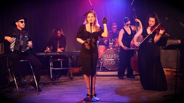 “Somebody’s Watching Me” (Rockwell) Anna Waronker Creepy Waltz Cover by Robyn Adele Anderson смотреть онлайн