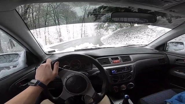 Evo VIII Snow Testing on Summer Tires смотреть онлайн