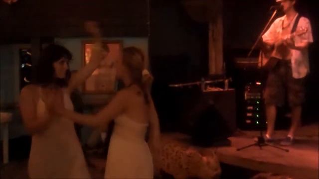 A wild night in San Pedro смотреть онлайн