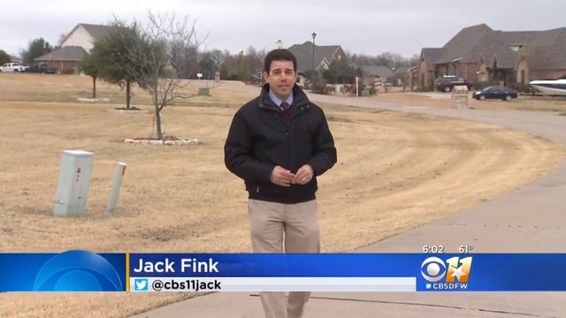 Dallas Officer, Family Rebuild House Year After Fire Destroyed It On Christmas Eve смотреть онлайн