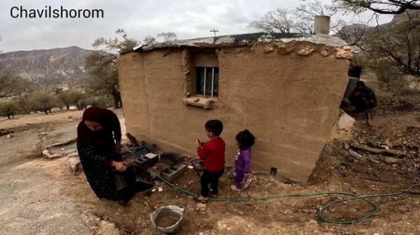 👩❤️👨Mehdi and Zainab's reunion: making a jug to divert water, the process of a bath on a rainy da