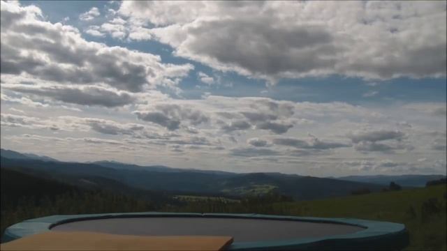 Last days of summer holiday Trampoline (Fredrik Damli) смотреть онлайн