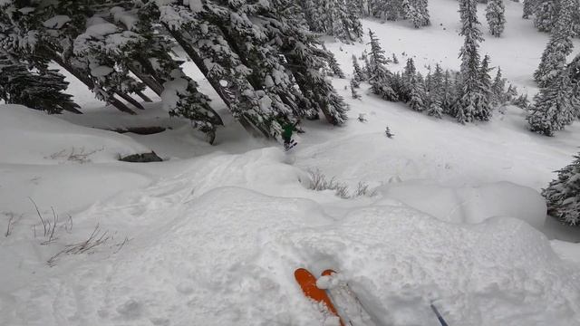 Skiing Chutes, Cliffs, and POW at Stevens Pass - Sunday Sendies #4, 12-19-2022 смотреть онлайн