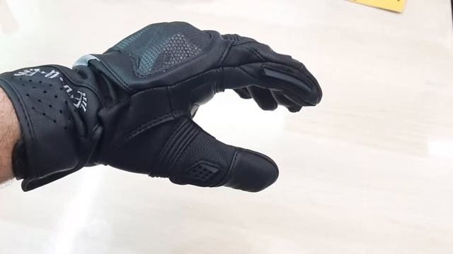 Мотоперчатки Edge Adventure Black смотреть онлайн