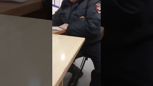 Продолжение. Судья не может предъявить документально,что она судья