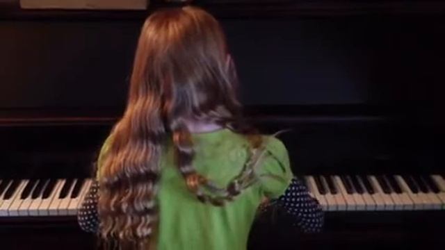 Eva playing Beethoven смотреть онлайн
