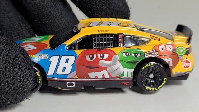 **NEXT GEN 2022 NASCAR DIE-CAST REVIEW** Kyle Busch M&M's 1:64 смотреть онлайн