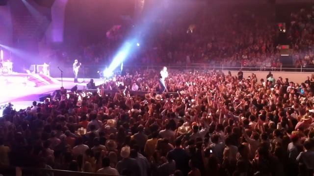 Blake Shelton - Play That Funky Music White Boy смотреть онлайн