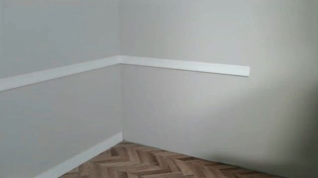 Cosca Décor. Монтаж плинтуса.