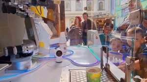 Робот по продаже мороженого в Измайловском Кремле-29.09.2024 год.