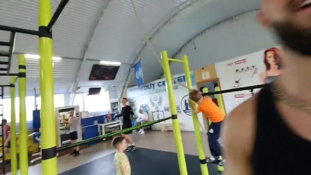 Элементы воркаут и жим лежа 50 кг на 90 раз. Жесть на тренировке смотреть онлайн