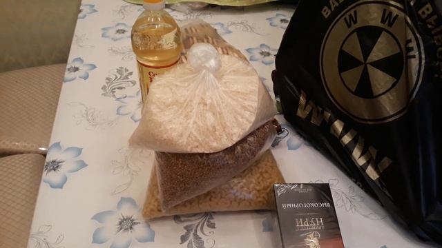 Получили сухой паек со школы // Обзор сухого пайка смотреть онлайн