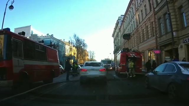 Пожарные на Камменоостровском.