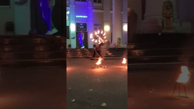Solo show, подарок гостям на день рождения смотреть онлайн