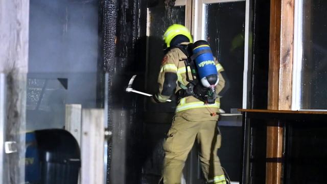 grote brand sportkantine bergen смотреть онлайн
