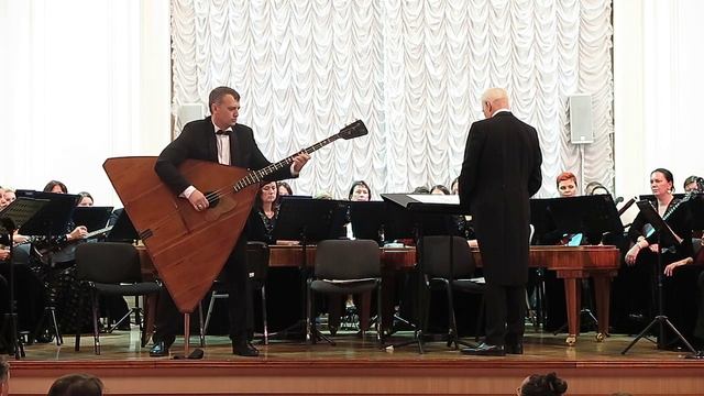 А. Пиоттух Монсеррат
Солист - Сергей Федосеенко (балалайка-контрабас) смотреть онлайн