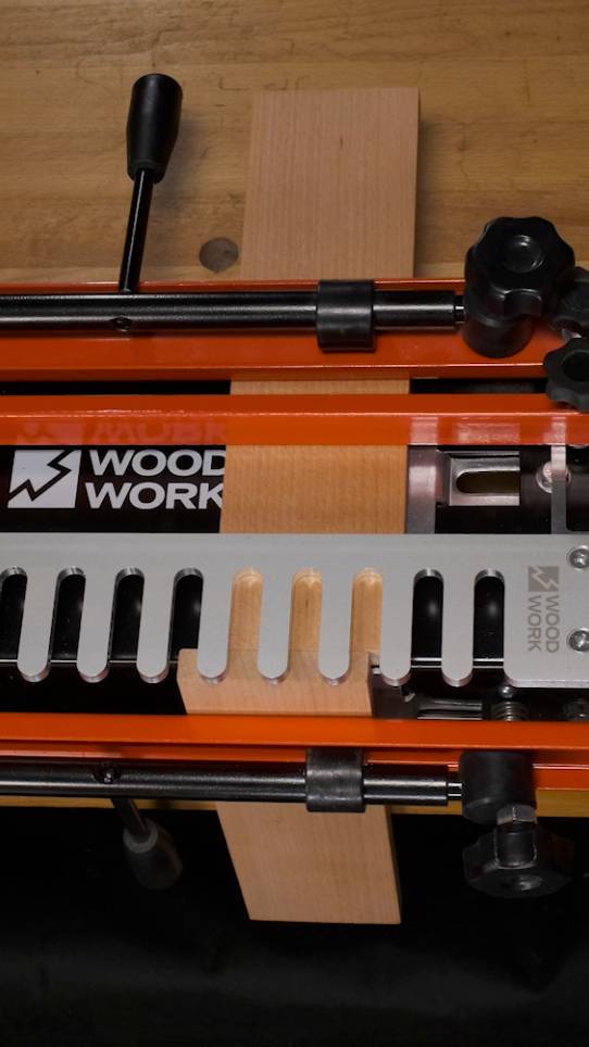 Как быстро настроить и фрезеровать ящичное соединение ласточкин хвост вполдерева | Шипорезка SMT-300 смотреть онлайн