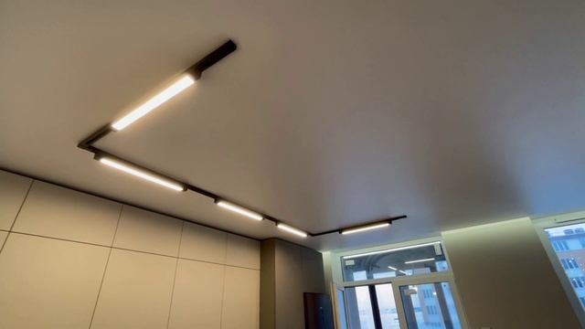 Накладные трековые системы на натяжном потолке. смотреть онлайн