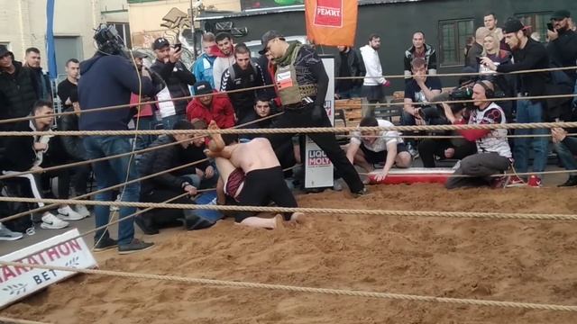 дагестанец против русский бой в Москве смотреть онлайн