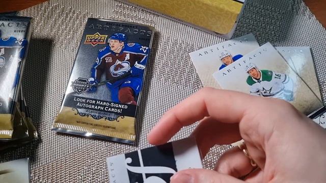Artifacts hockey 2021-22. Распаковка хобби-бокса смотреть онлайн