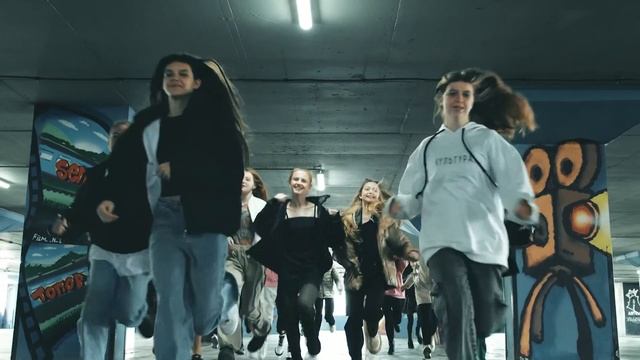 Тизер для модного показа модельной школы "Арбуз" смотреть онлайн