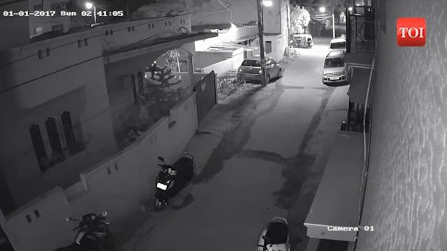 shocking video men molest girl in bengaluru news Video смотреть онлайн