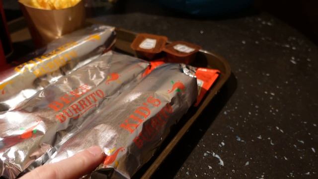 DISNEYLAND PARIS Travel Day Vlog смотреть онлайн