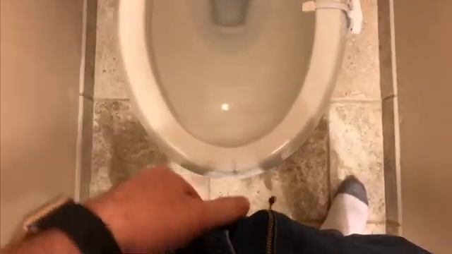 Taking a fat piece of shit piss but my dick looks weird смотреть онлайн