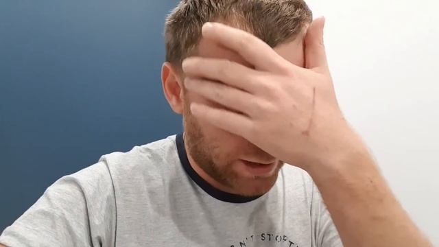 Коля стащил меня с кровати!! смотреть онлайн