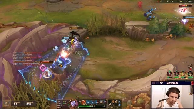 ESSA BUILD DE AATROX FICOU MUITO BROKEN! смотреть онлайн