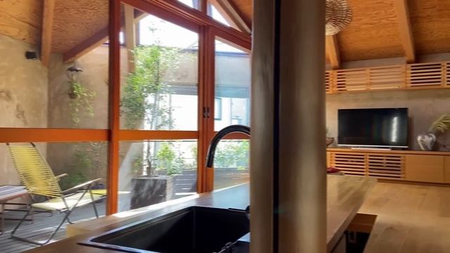 【ルームツアー】クリエイターの家｜リラックスできるリゾート感覚の家｜木の家｜インテリア｜カラフル｜ニコ設計室｜西久保毅人 смотреть онлайн