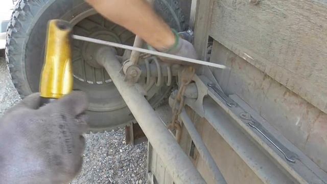 Легковой прицеп. Приспособление для ремонта легкового прицепа КЗАП ММЗ-81021 смотреть онлайн