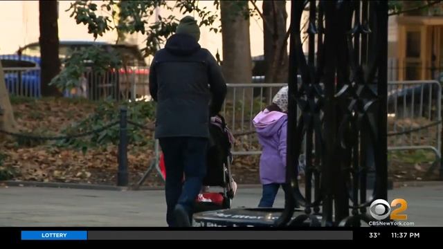 Some NYC Students To Return To School On Monday смотреть онлайн