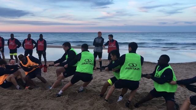 Training on the beach 🏝 смотреть онлайн