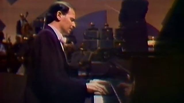 Byron Janis plays Rachmaninoff Third Concerto Mvt. III смотреть онлайн