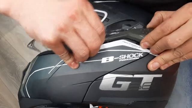 Как снять визор со шлема Beon B-700? смотреть онлайн