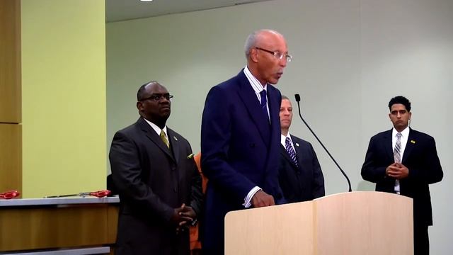 Mayor Dave Bing Talks About New Police and Fire Headquarters смотреть онлайн