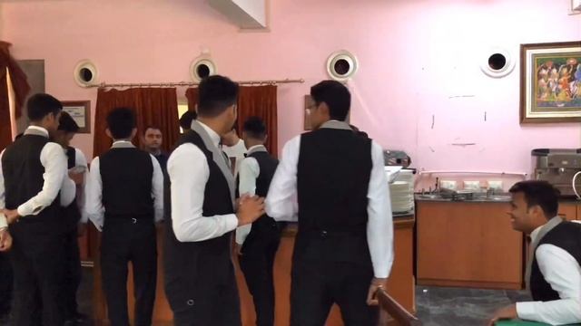 LAST WEEK OF MY HOTEL MANAGEMENT DEGREE смотреть онлайн