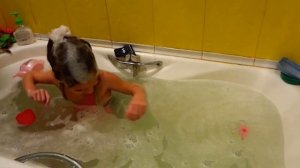 Купаемся в ванне.