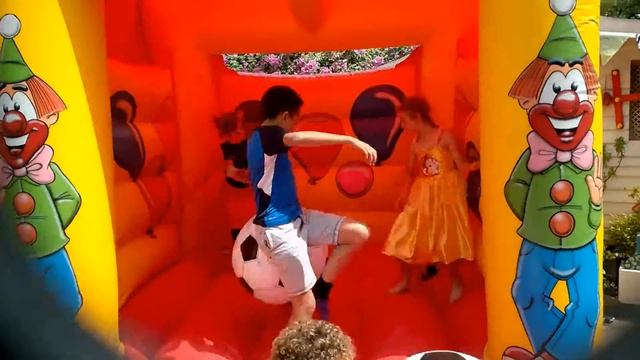 Tobys 4th Birthday Party смотреть онлайн